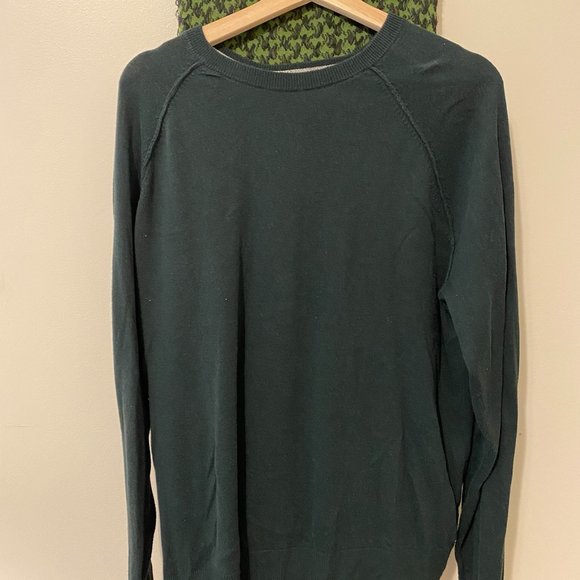 Dark Green Sweater - Large - Old Navy - great for Xmas! - Picture 1 of 3